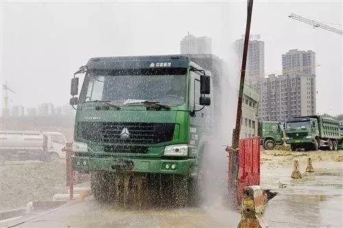 建筑工地?fù)P塵噪音環(huán)境監(jiān)測及治理與PM2.5霧霾的關(guān)系 建筑工地?fù)P塵噪音環(huán)境監(jiān)測及治理與PM2.5霧霾的關(guān)系